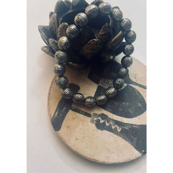 Pretty hand-made SILVER TRIBAL BEAD BOHO BRACELET - Picture 6 of 7